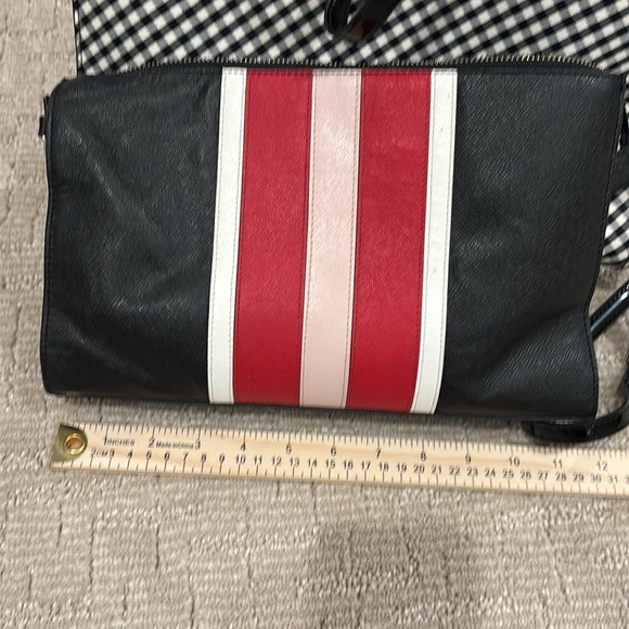 Large work computer size tote in a black-and-white check with a clutch - Picture 4 of 7